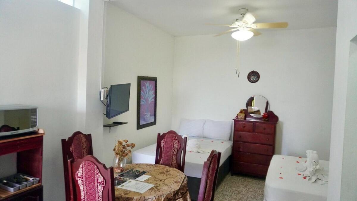 Sunrise 2-Bed Sea View Studio Near Airport With Infinity Pool & Deck, Ground Floor Belize City Exterior foto